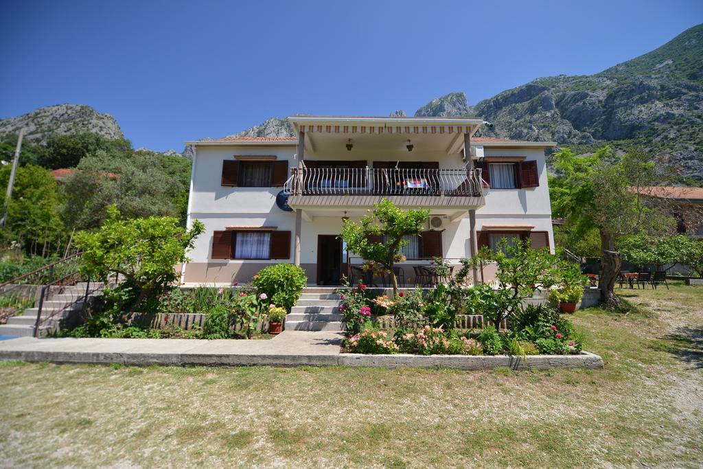 B & M Apartments Kotor Zimmer foto